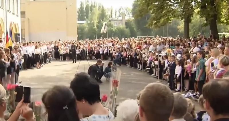 99% навчальних закладів впроваджують змішану форму освіти: вже функціонують 19 підземних шкіл.