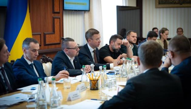 Уряд розробить комплекс заходів для посилення допомоги внутрішньо переміщеним особам.
