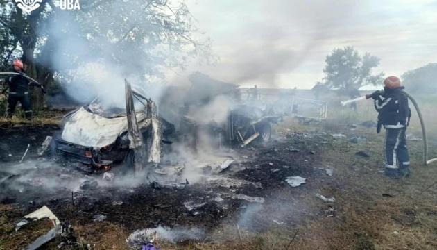 В Одеській області безпілотник противника вчинив напад на автомобіль співробітників енергетичної компанії, внаслідок чого один з них загинув, а ще один отримав поранення.