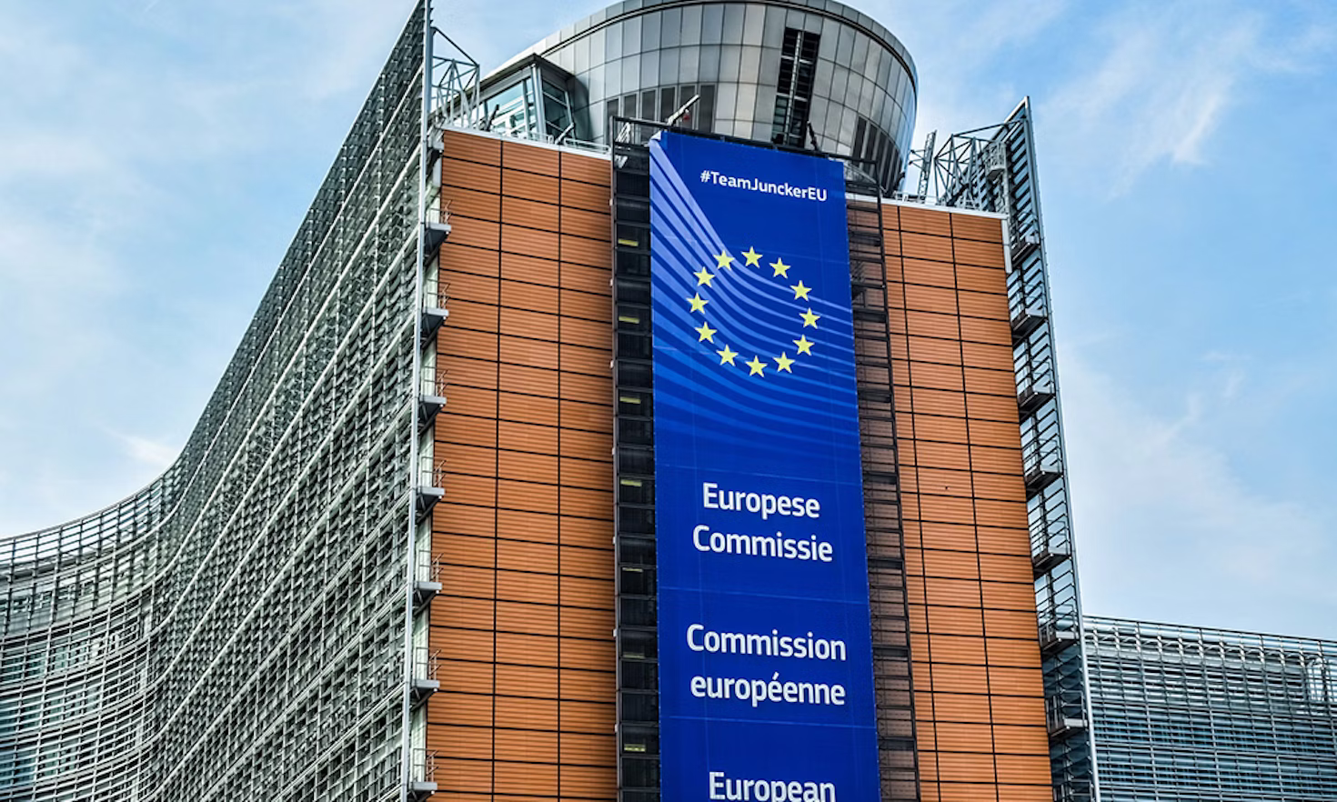 Європейський Союз надасть Україні до 34 мільярдів євро до завершення року, за умови реалізації необхідних реформ.