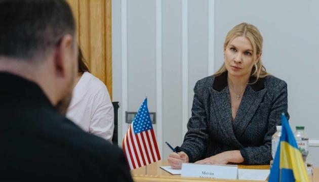 Благодійна організація на чолі з дочкою Келлога сприятиме процесу ідентифікації тіл загиблих українських воїнів.